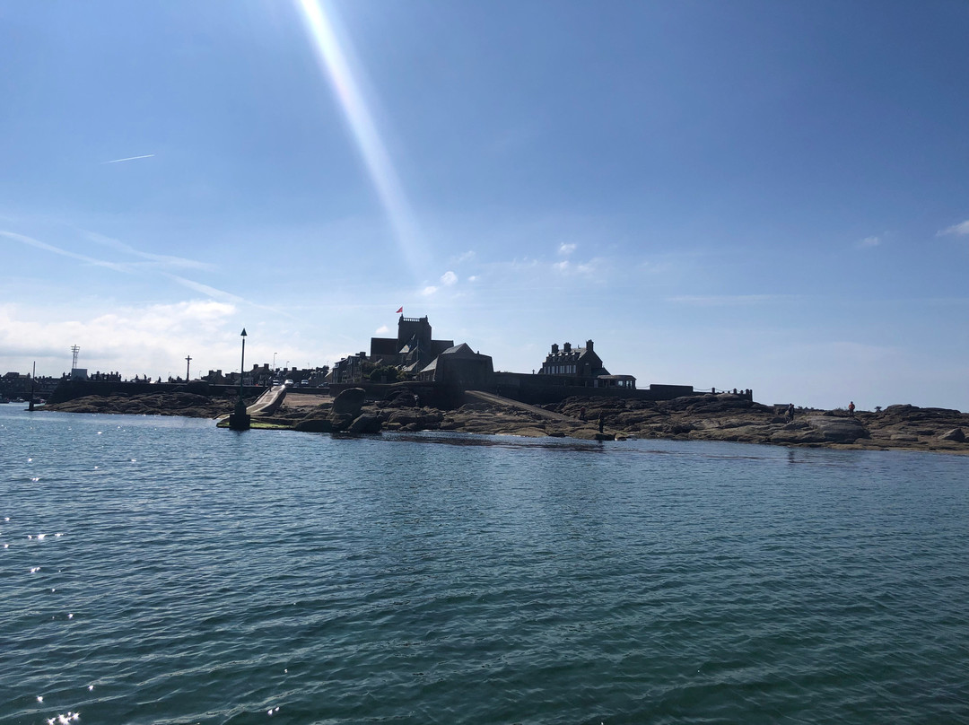 Barfleur en mer景点图片