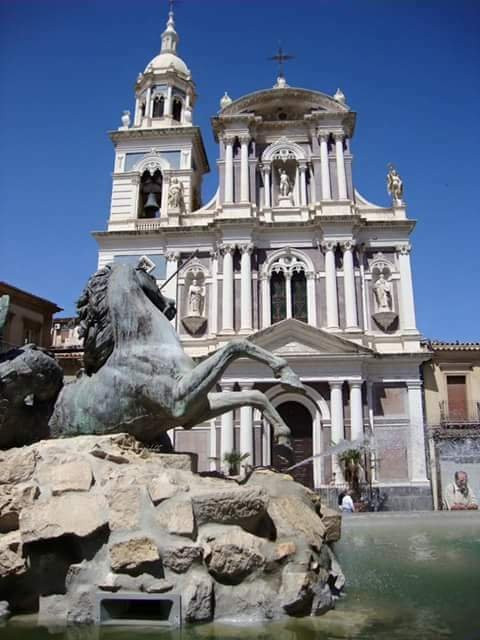 Piazza Garibaldi景点图片