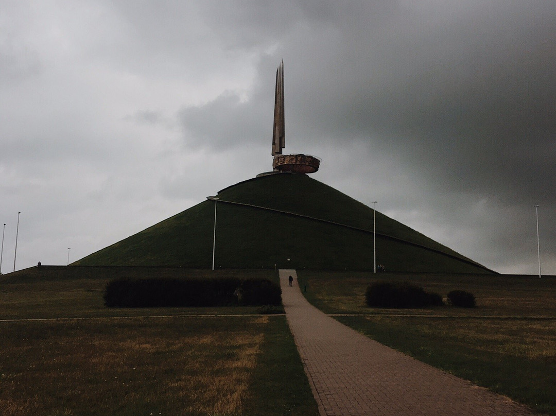 Mound of Glory-Slabada必去景点