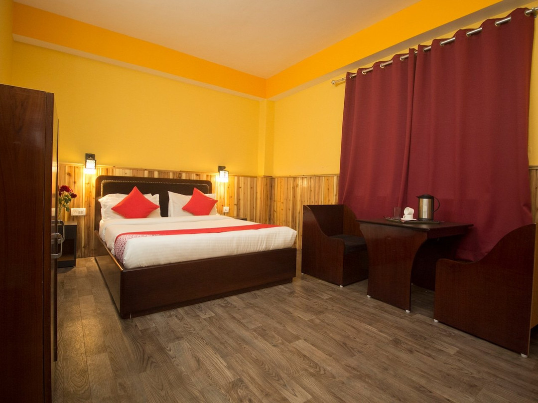 OYO 28377 Juniper Residency主图