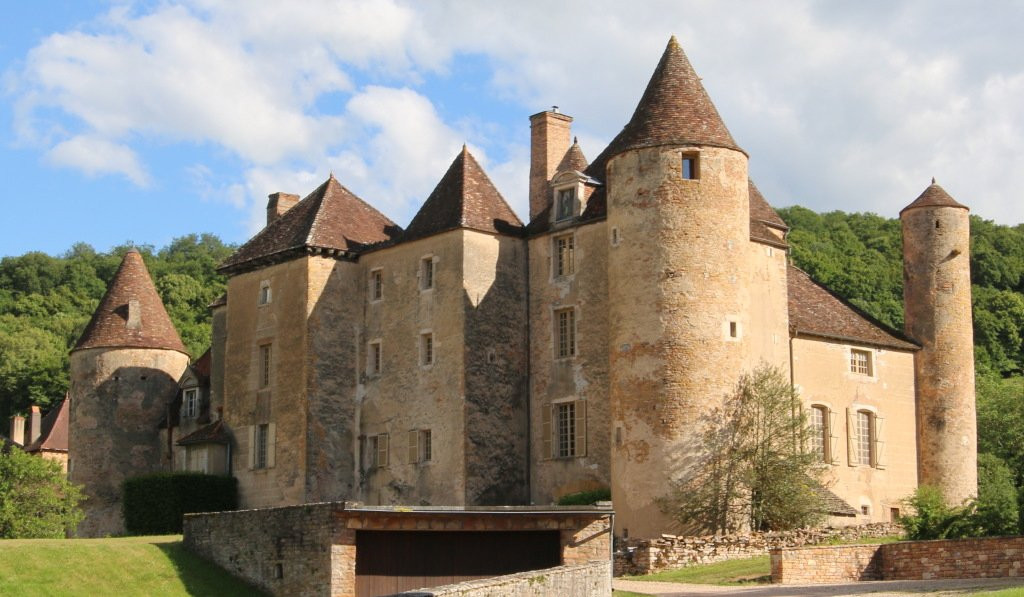Château De Balleure主图