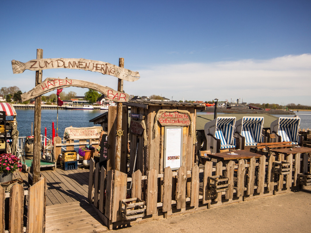 Peenemünde餐馆和美食-Hafenbar zum dünnen Hering