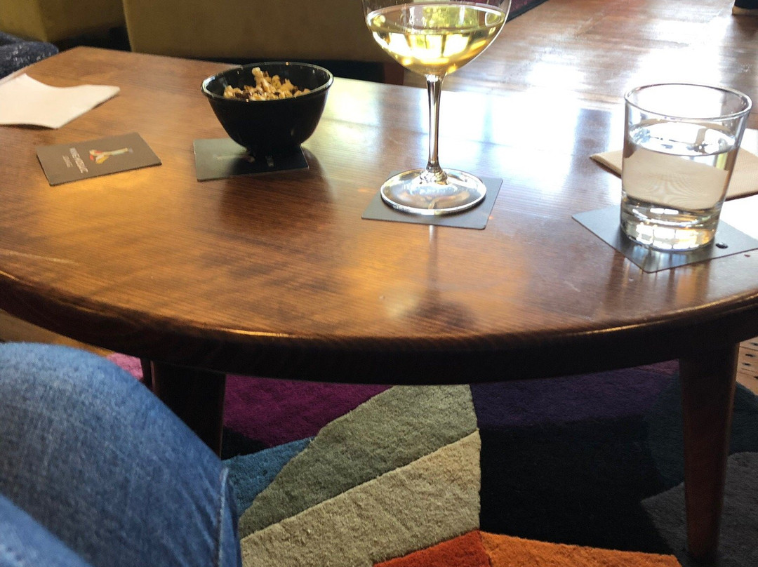 Wine Mosaic Lounge景点图片