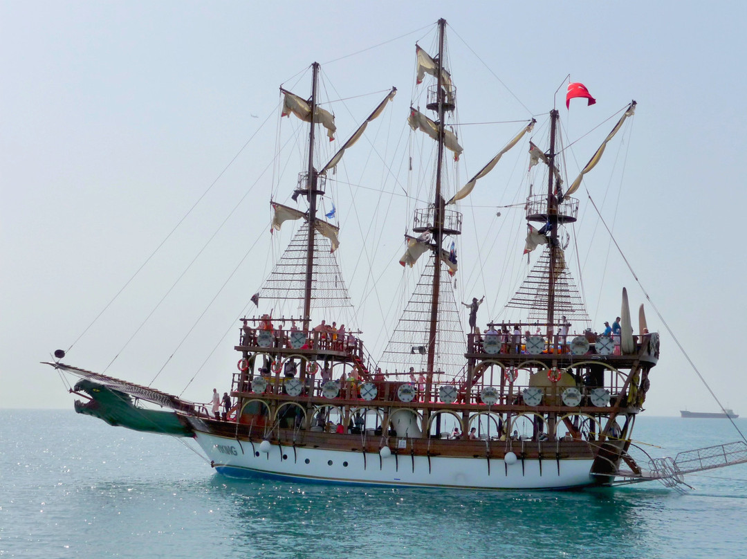 Mobydick Catamaran-Daily Tours景点图片