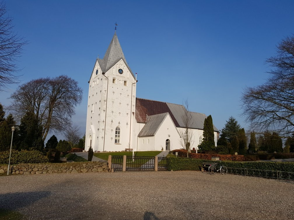 Sdr. Bjert Kirke景点图片
