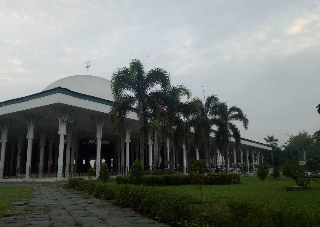 Agung Al Falah Mosque-占碑必去景点