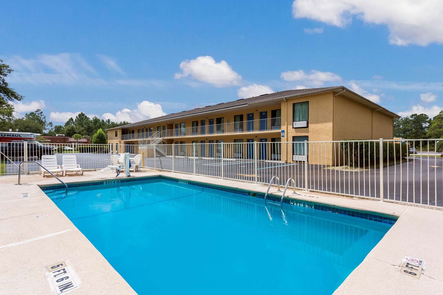 Motel 6 MacClenny-官方