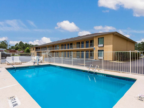 罗里达麦克伦尼 6 号汽车旅馆主图