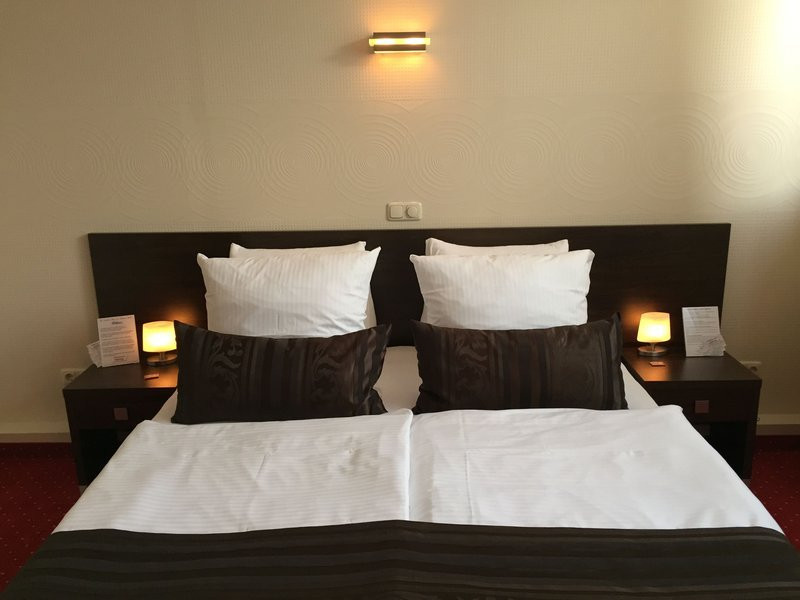 Home Hotel主图