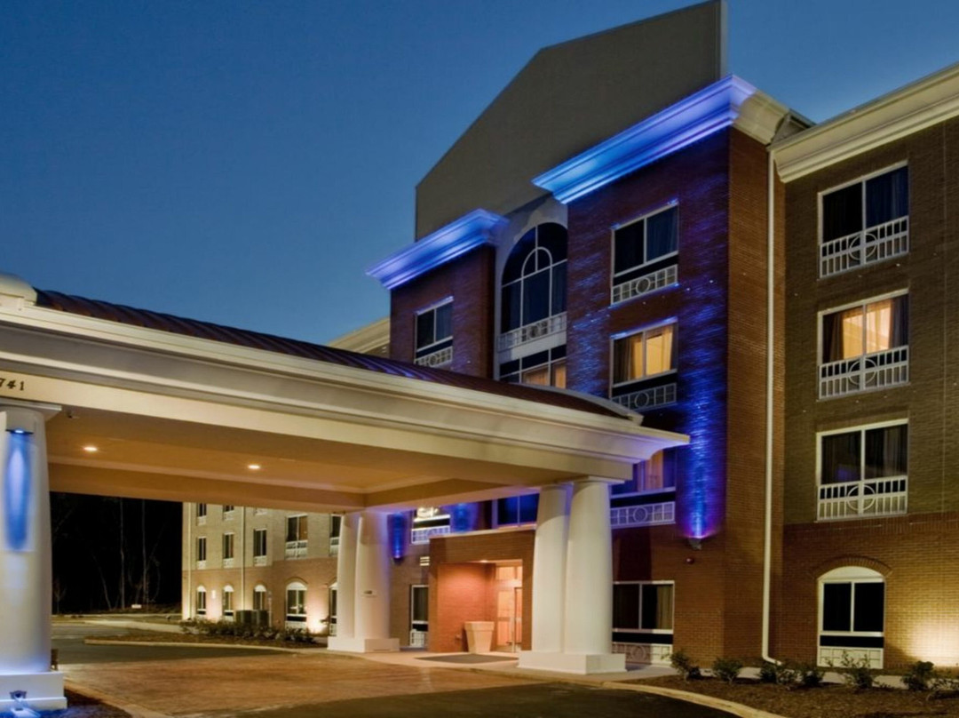 Holiday Inn Express & Suites Raleigh SW NC State by IHG