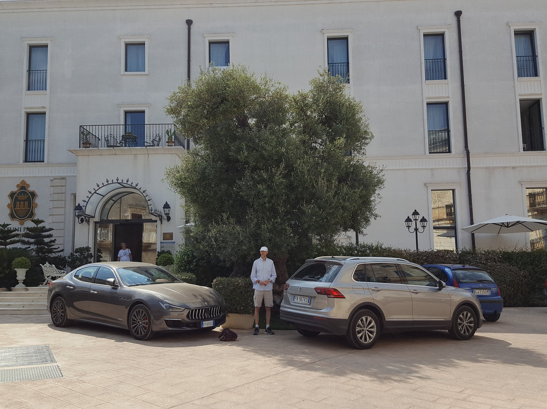 奥斯图尼宫酒店主图