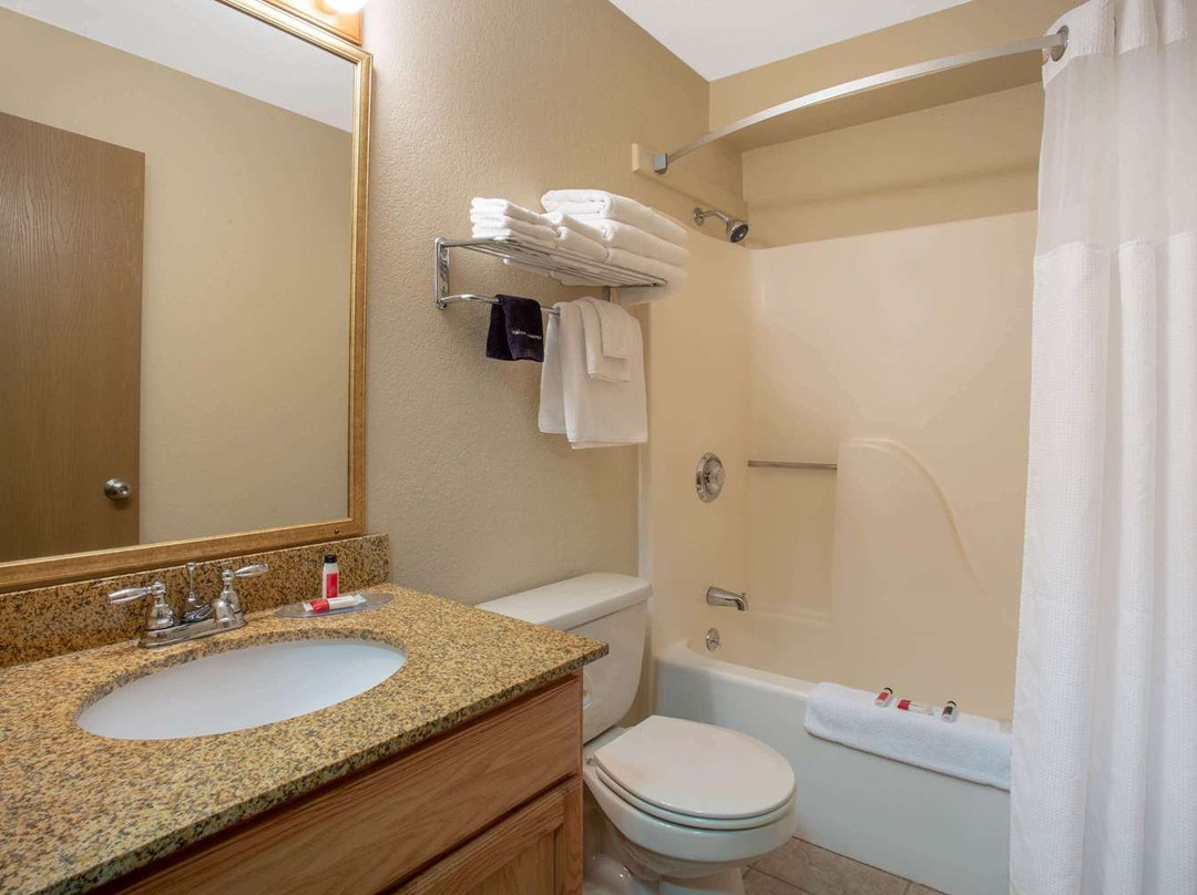 Super 8 by Wyndham Lewistown主图