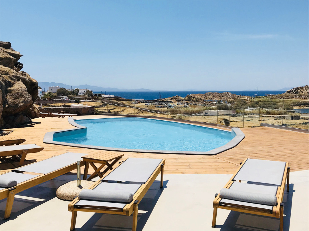 Almyra Guest Houses主图