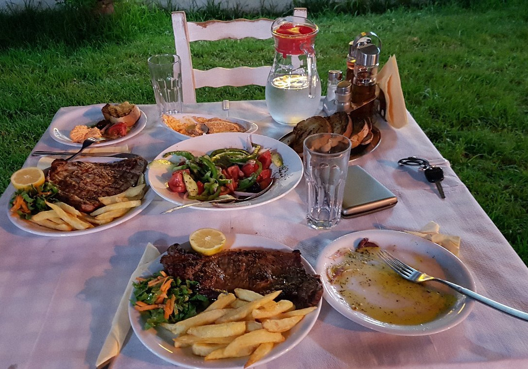 Chora餐馆和美食-Finikies