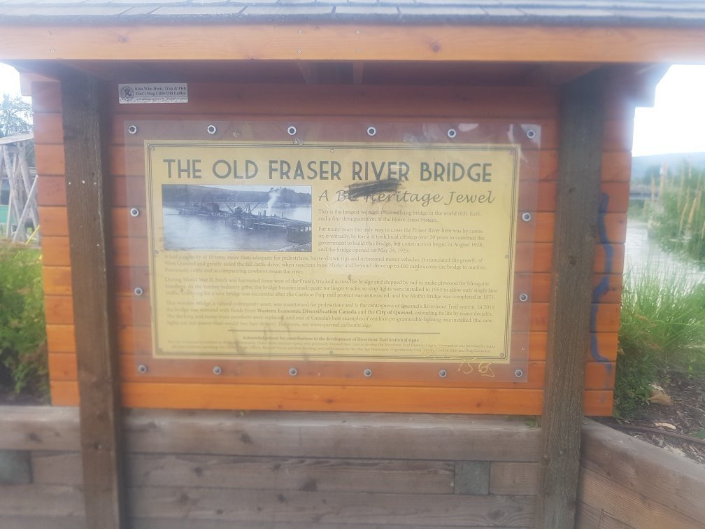 Quesnel's Historic Fraser River Foot Bridge景点图片