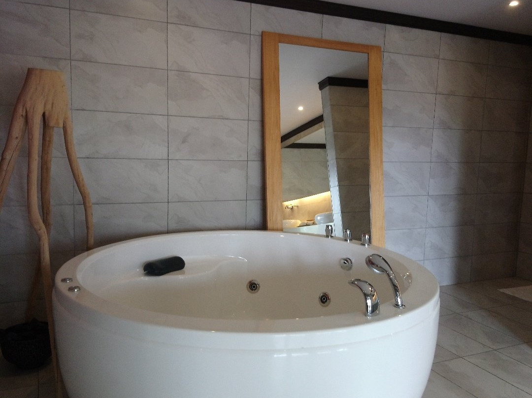 Lot 33 Boutique Hotel主图