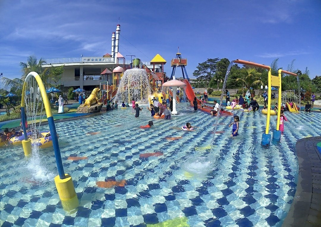 Green Lake View Waterpark景点图片