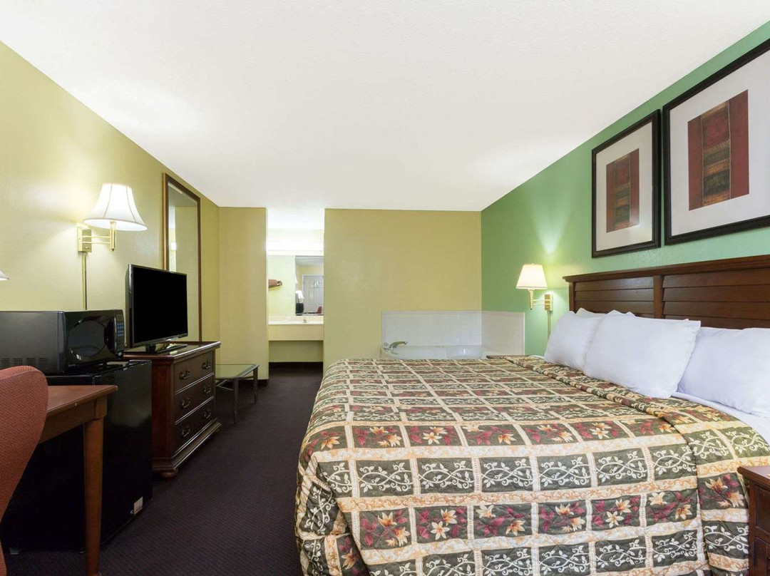 Days Inn by Wyndham Lamont/Monticello主图