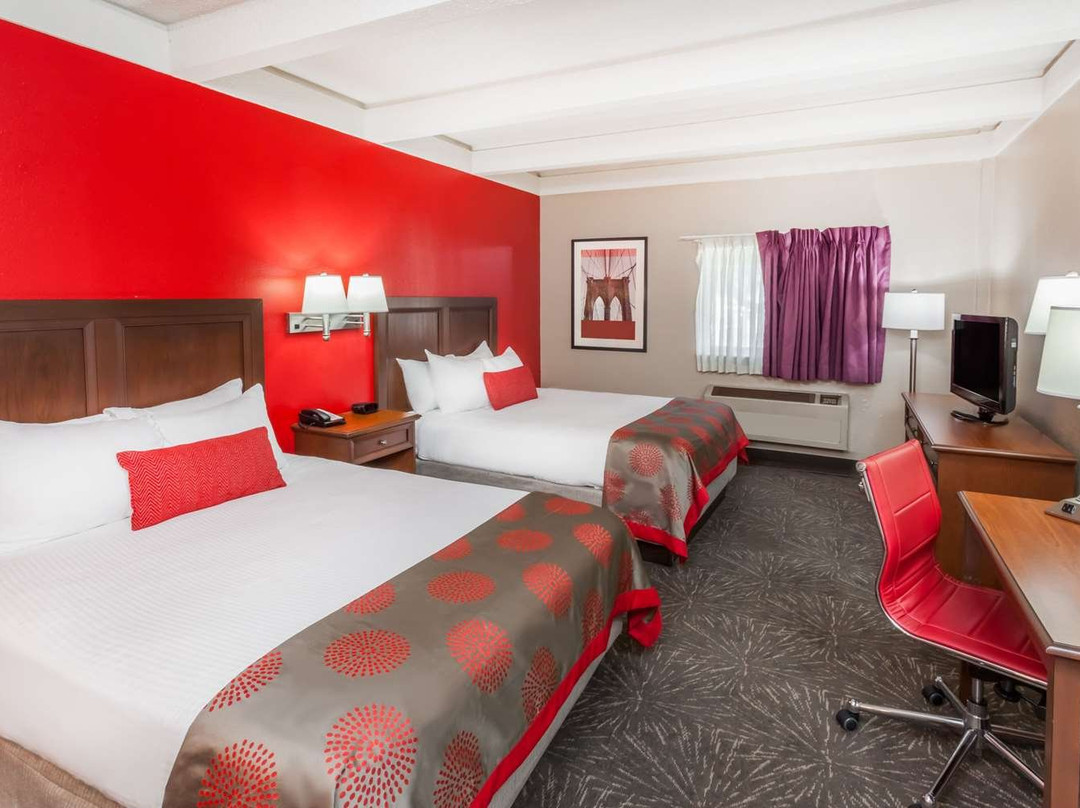 Ramada Hotel & Conference Center by Wyndham Hammond主图