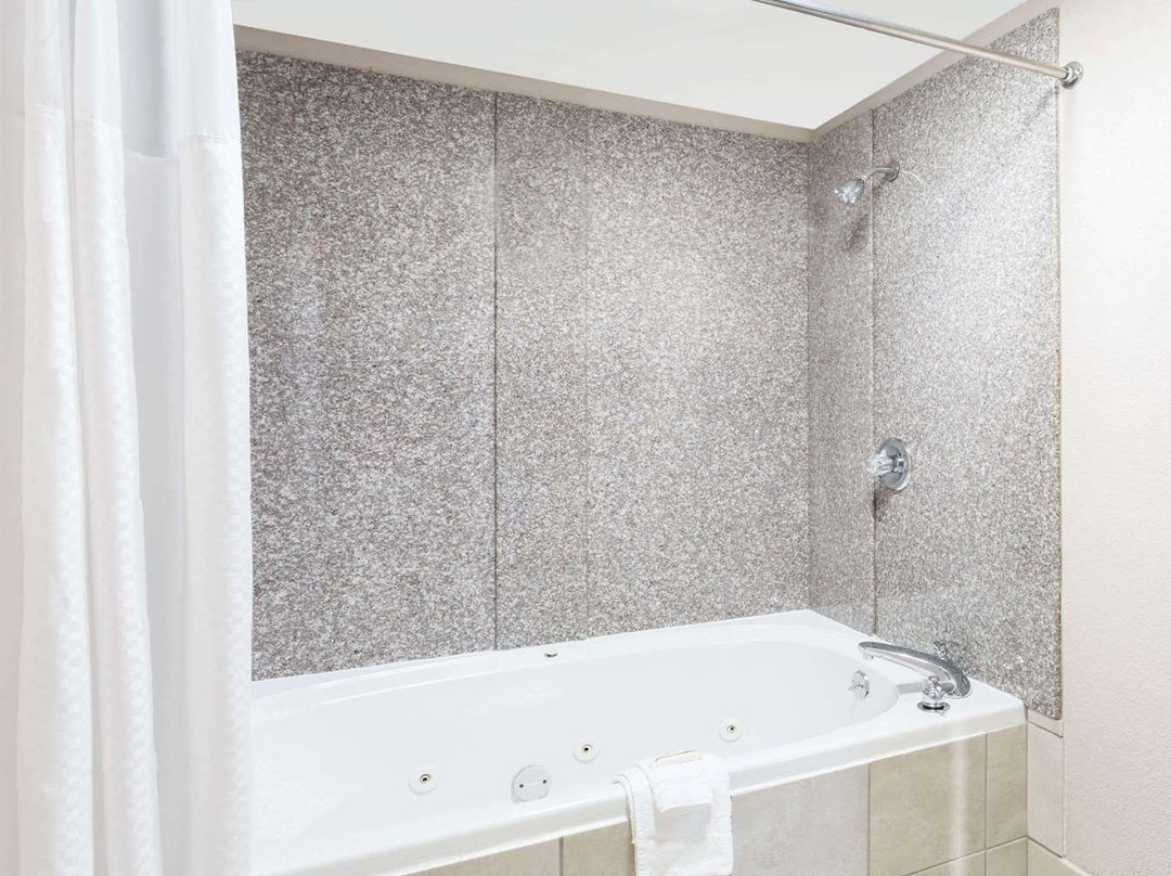 Super 8 by Wyndham El Dorado主图