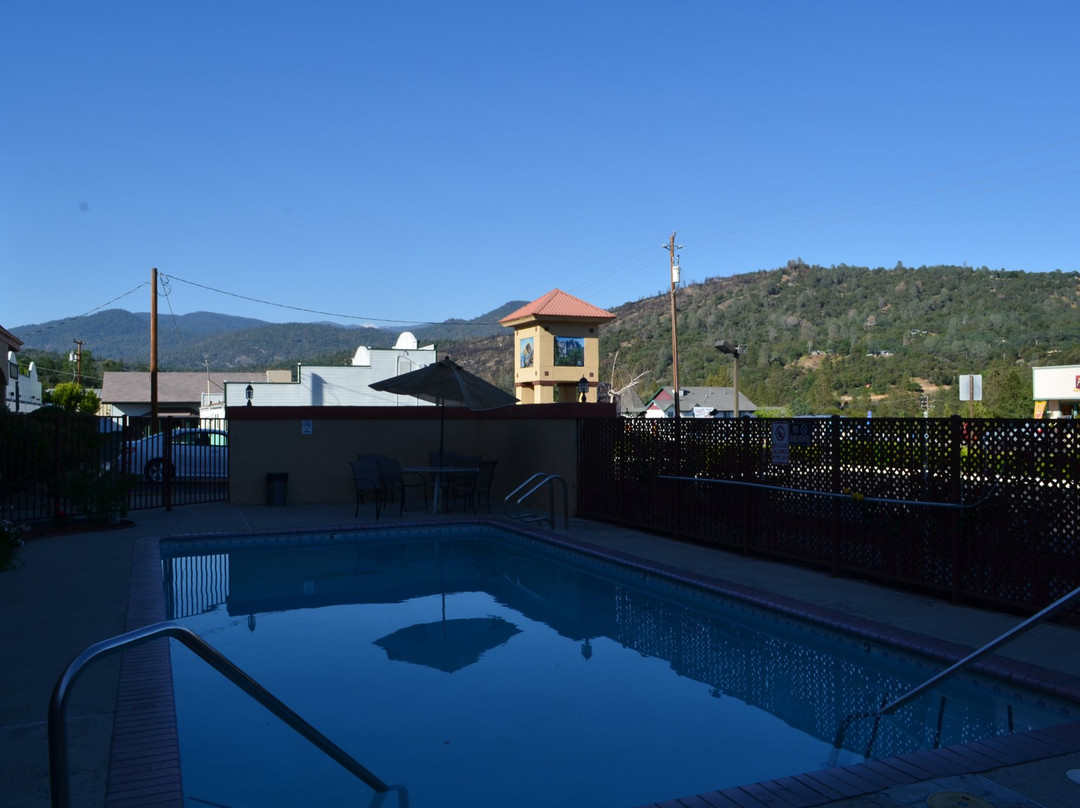 优胜美地奥克赫斯特戴斯酒店主图