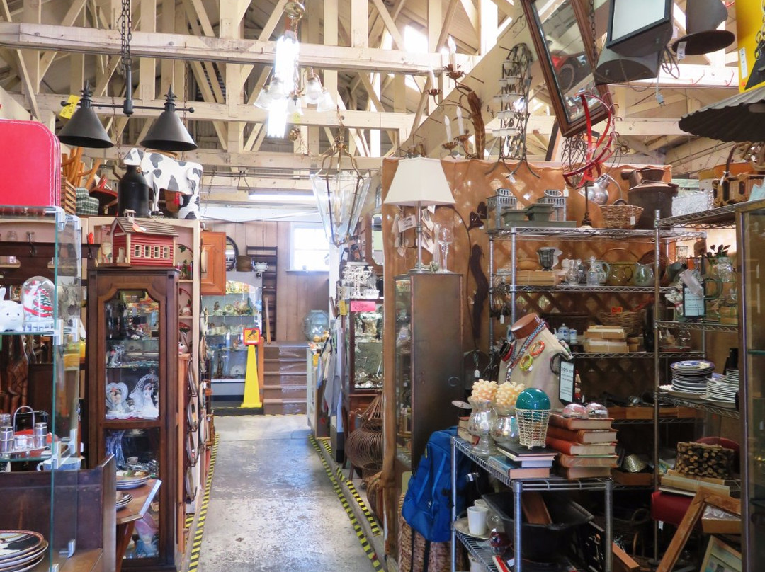 Old Barn Antique Mall, Inc.-San Juan Capistrano必去景点
