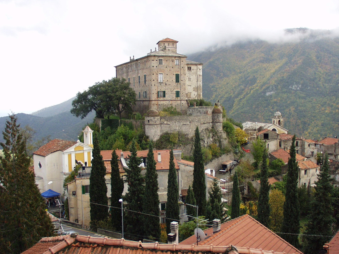 Castelvecchio di Rocca Barbena旅游攻略图片