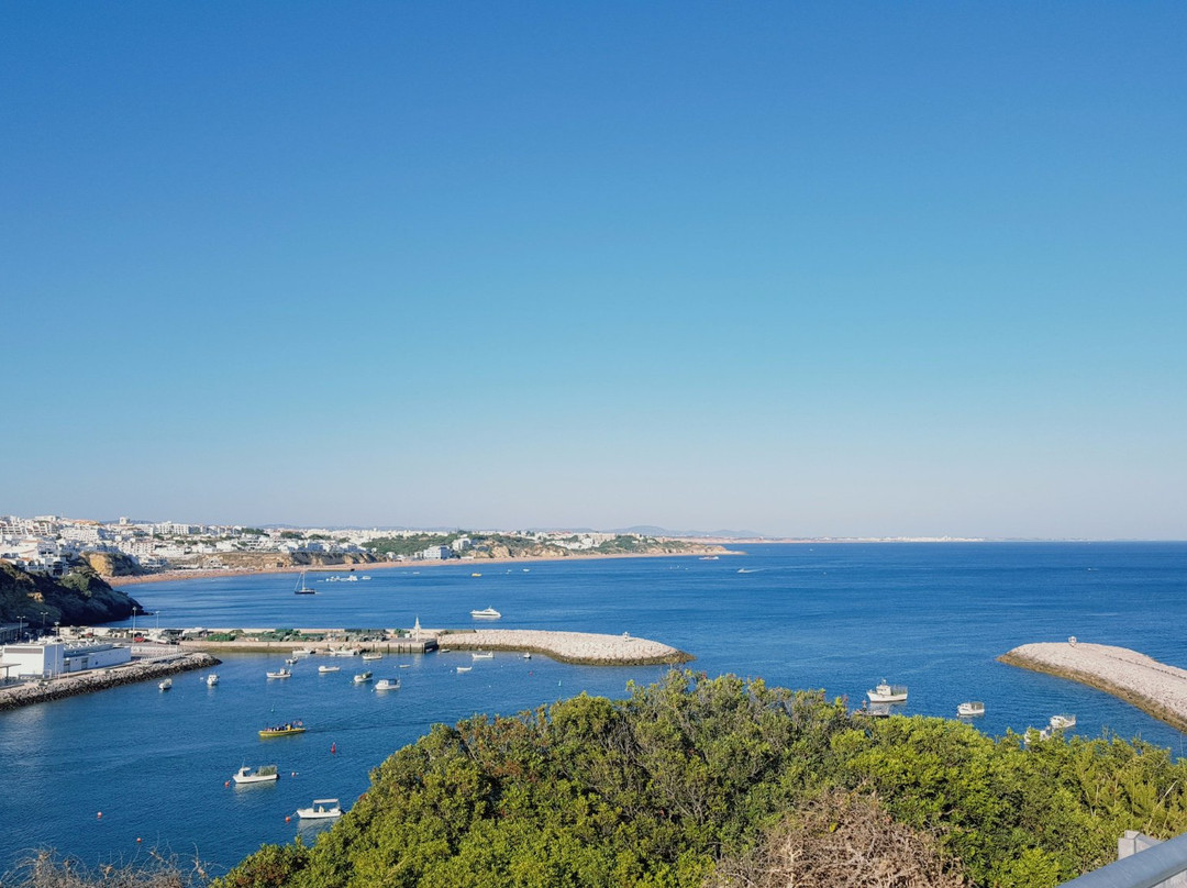 Havana Tuk Tours-阿尔布赞拉必去景点