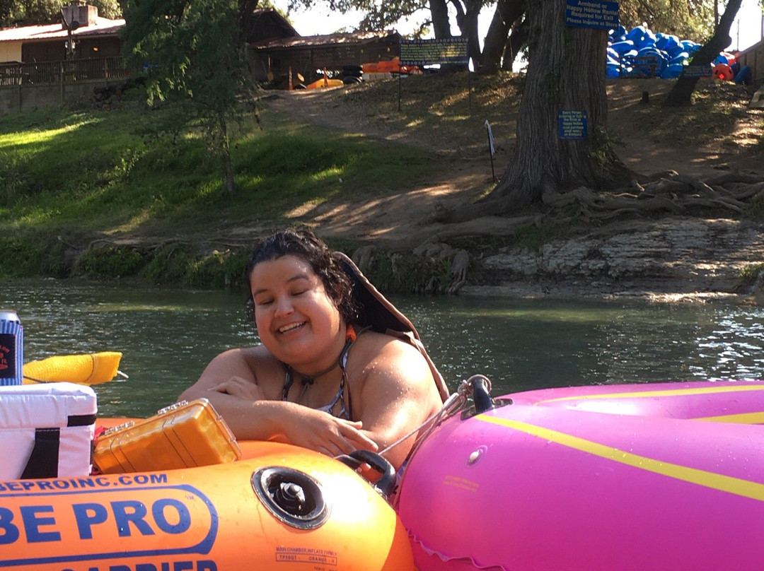 Happy Hollow Frio River Outfitters-Concan必去景点