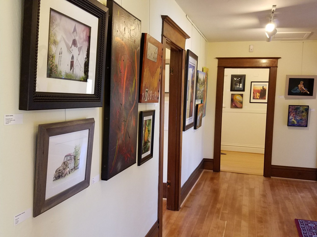 The Gallery at Ten Oaks-麦克明维尔必去景点