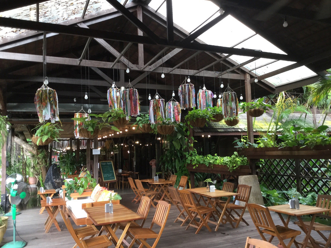 沙巴餐馆和美食-The Lake Bistro and Bar