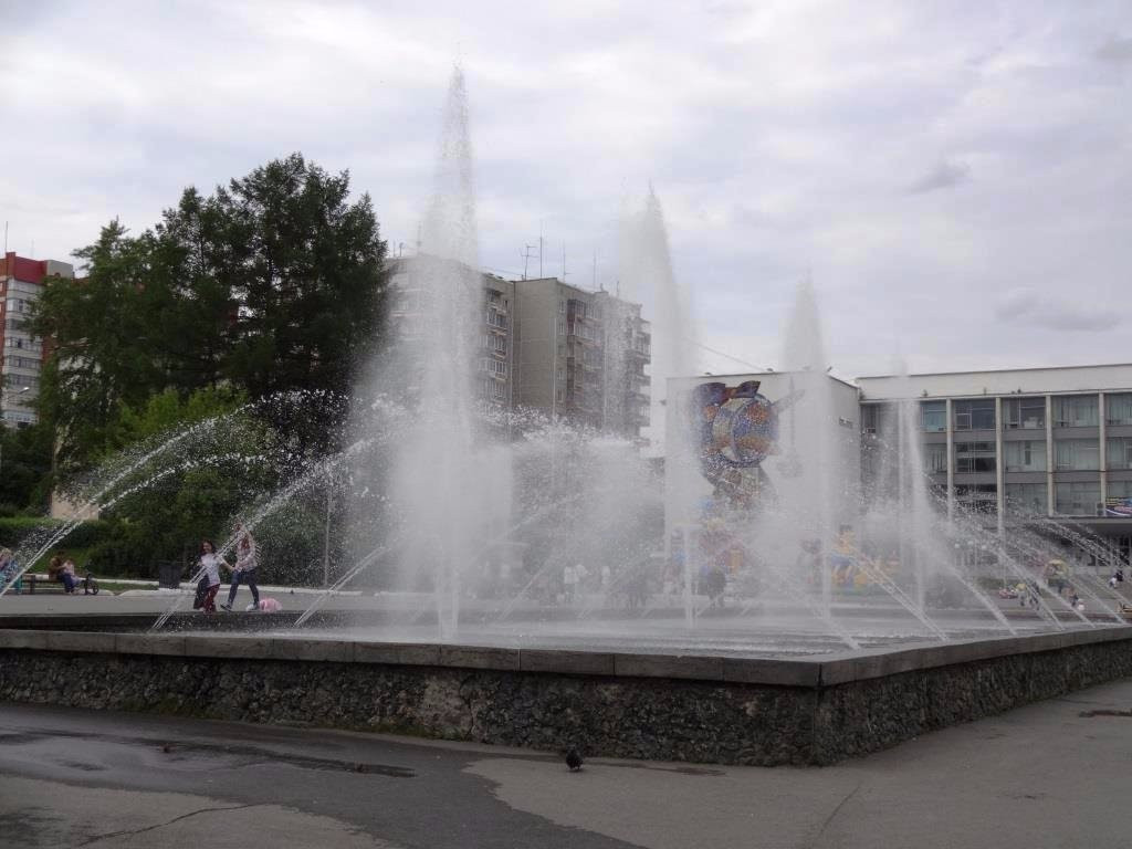Fountain at Victory Square景点图片