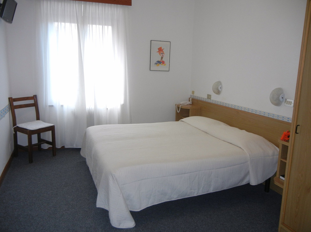 Vezzano酒店住宿-Albergo Miralaghi