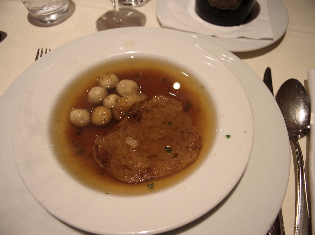 Hotel-Restaurant A l'Aigle主图