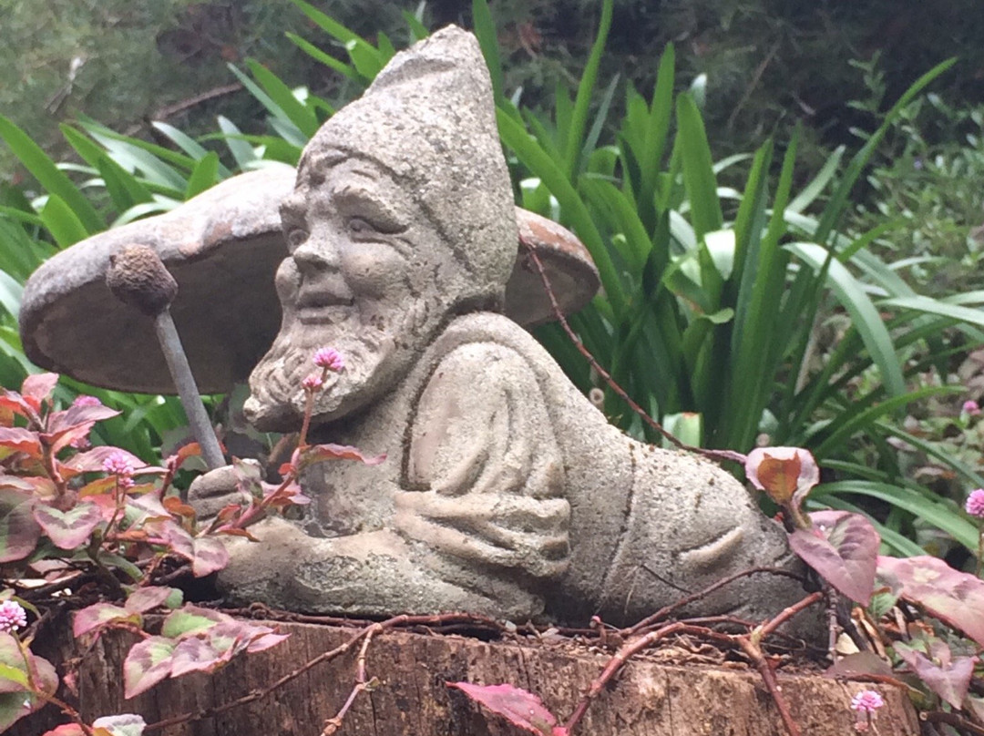 Holberry Sculpture Walk景点图片