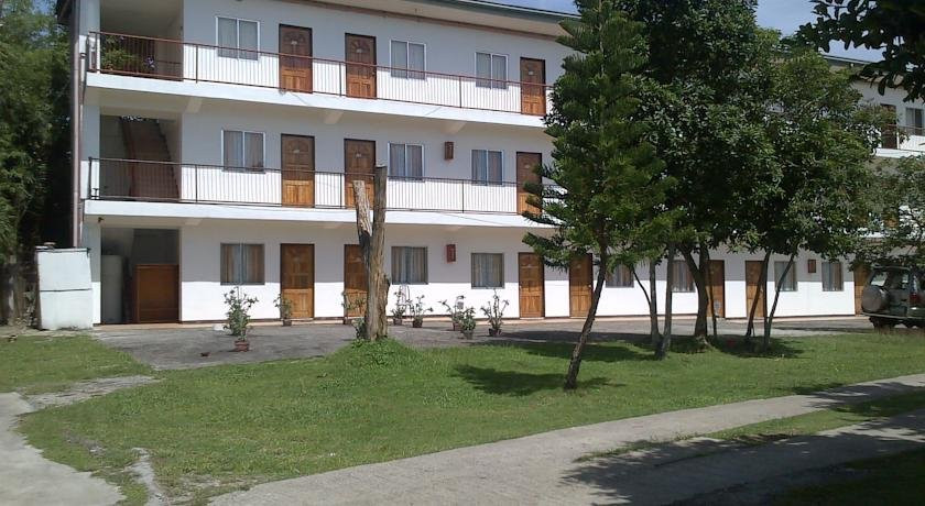 Ladaga Inn Hotel主图