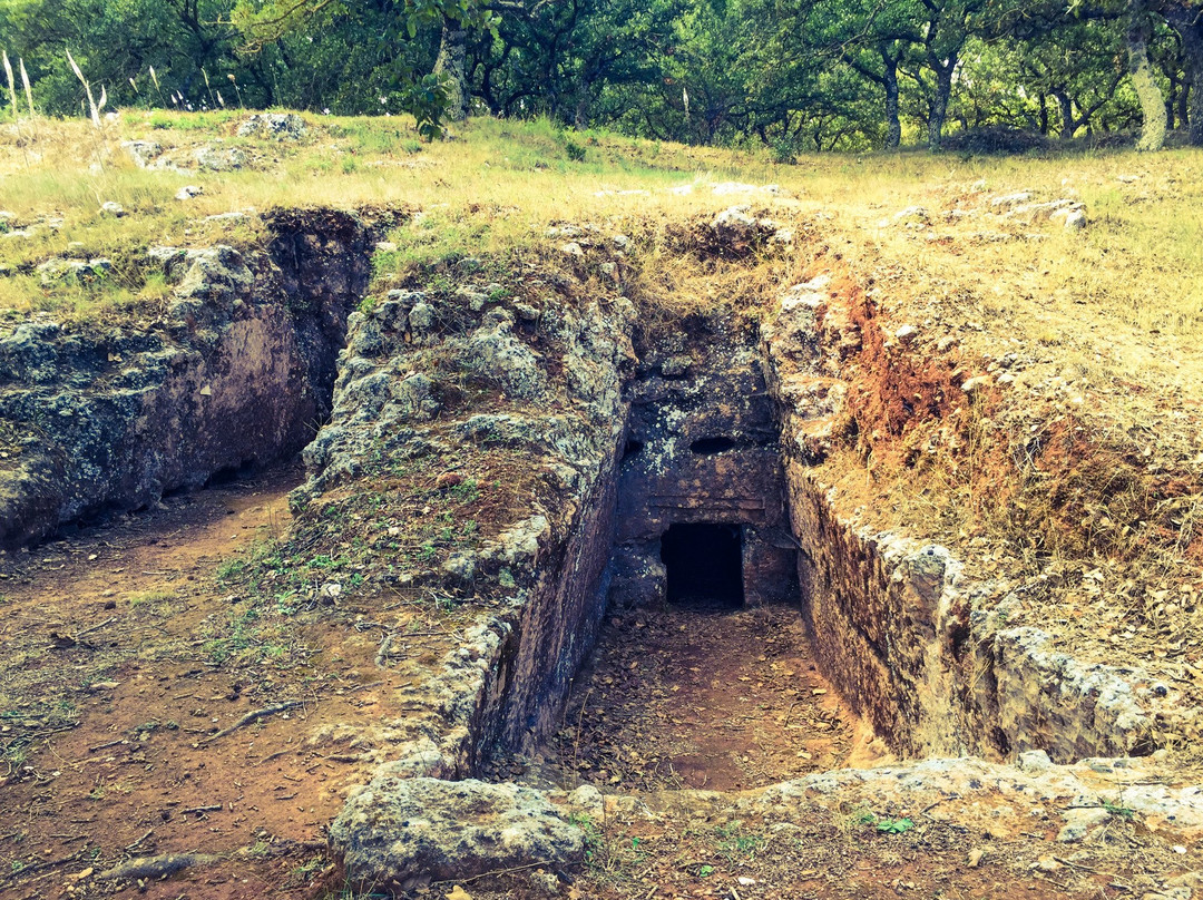 Minoiko Nekrotafeio Armenon-Armeni必去景点
