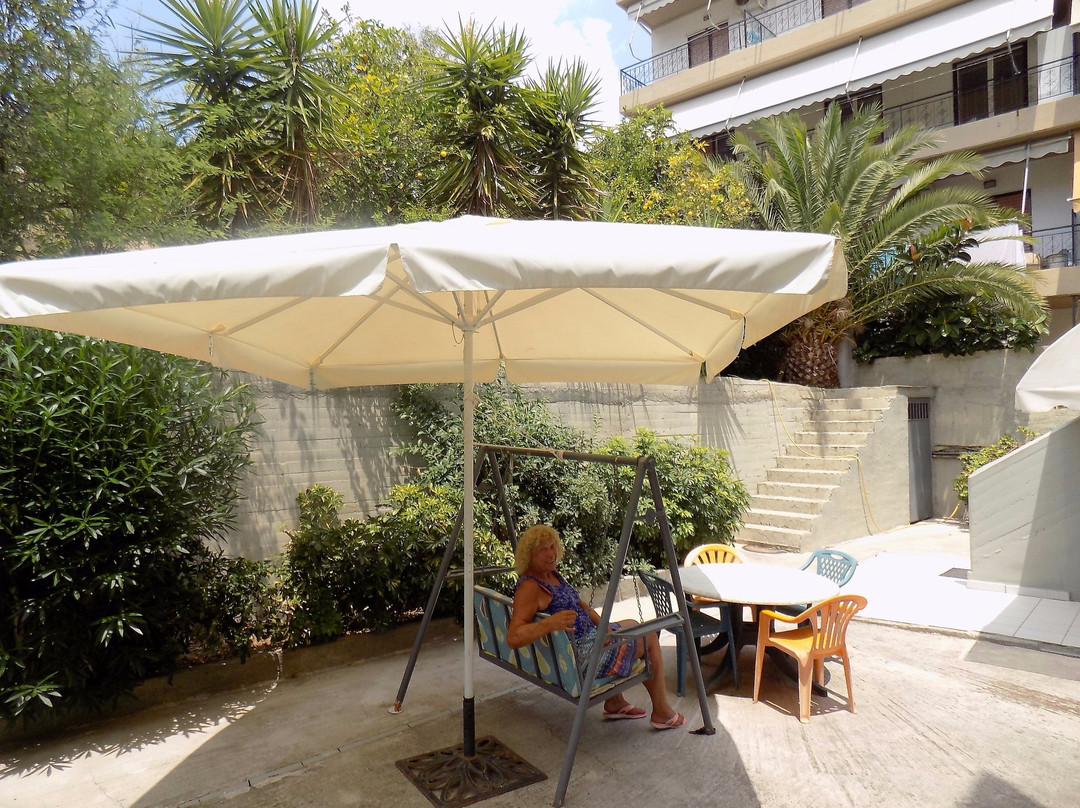 Angelo Hotel Apartments & Cafe主图