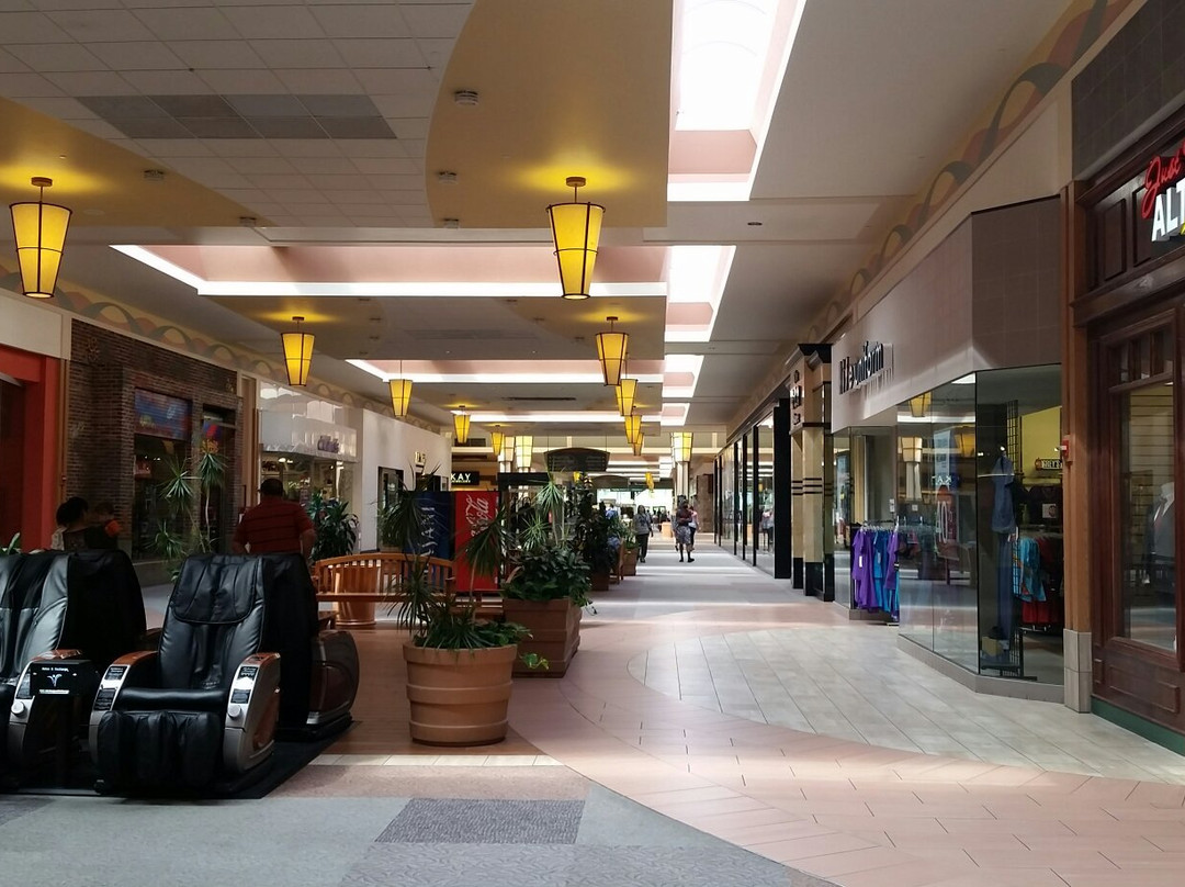 East Towne Mall景点图片
