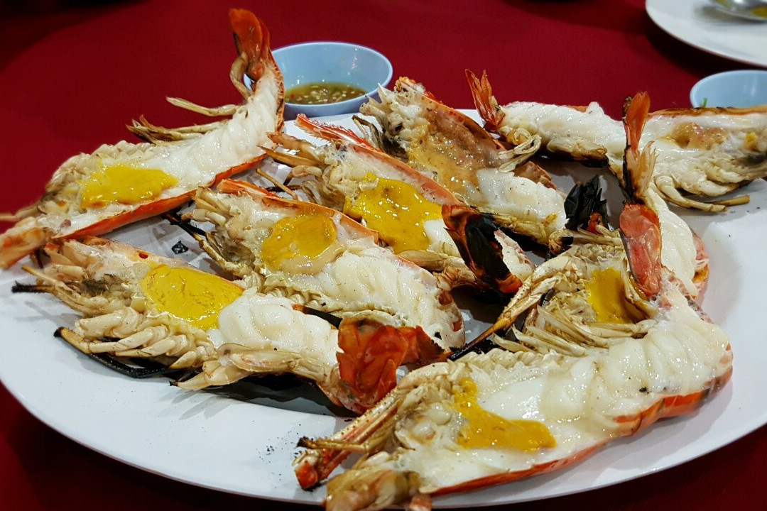 Phra That Pha Daeng餐馆和美食-Bor Kung Phao