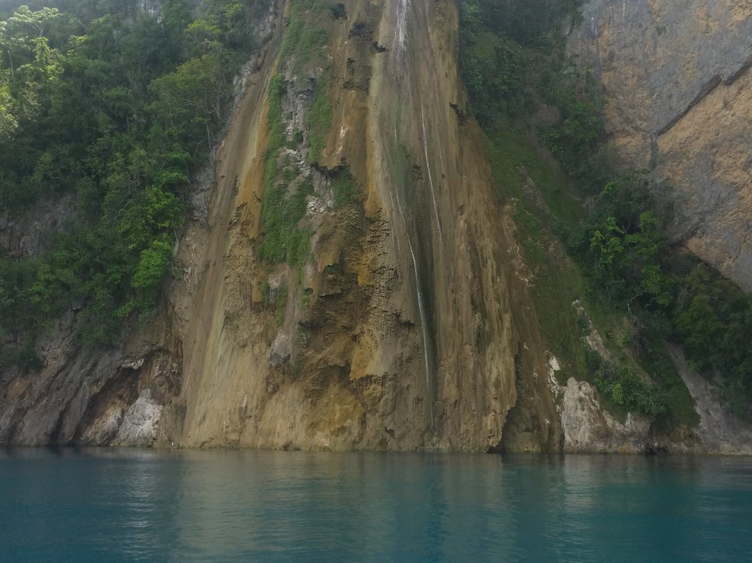 Catandayagan Falls-迪高岛必去景点