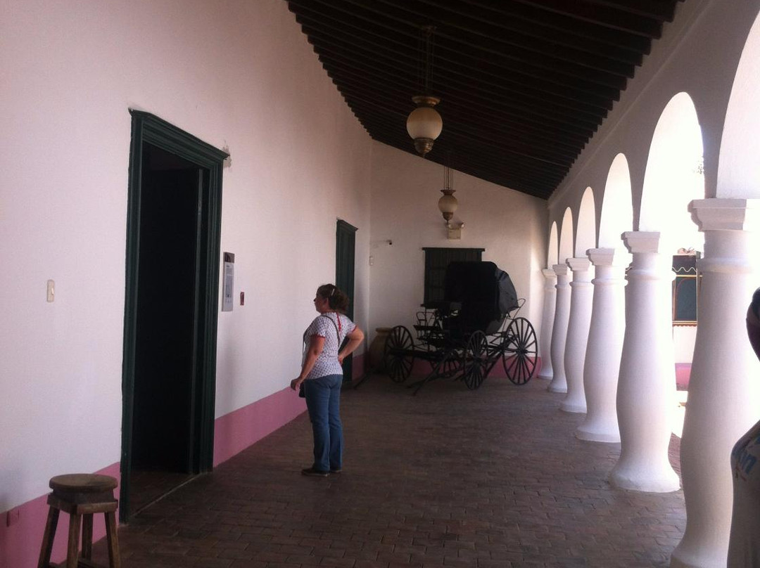 Casa De Las Ventanas De Hierro景点图片