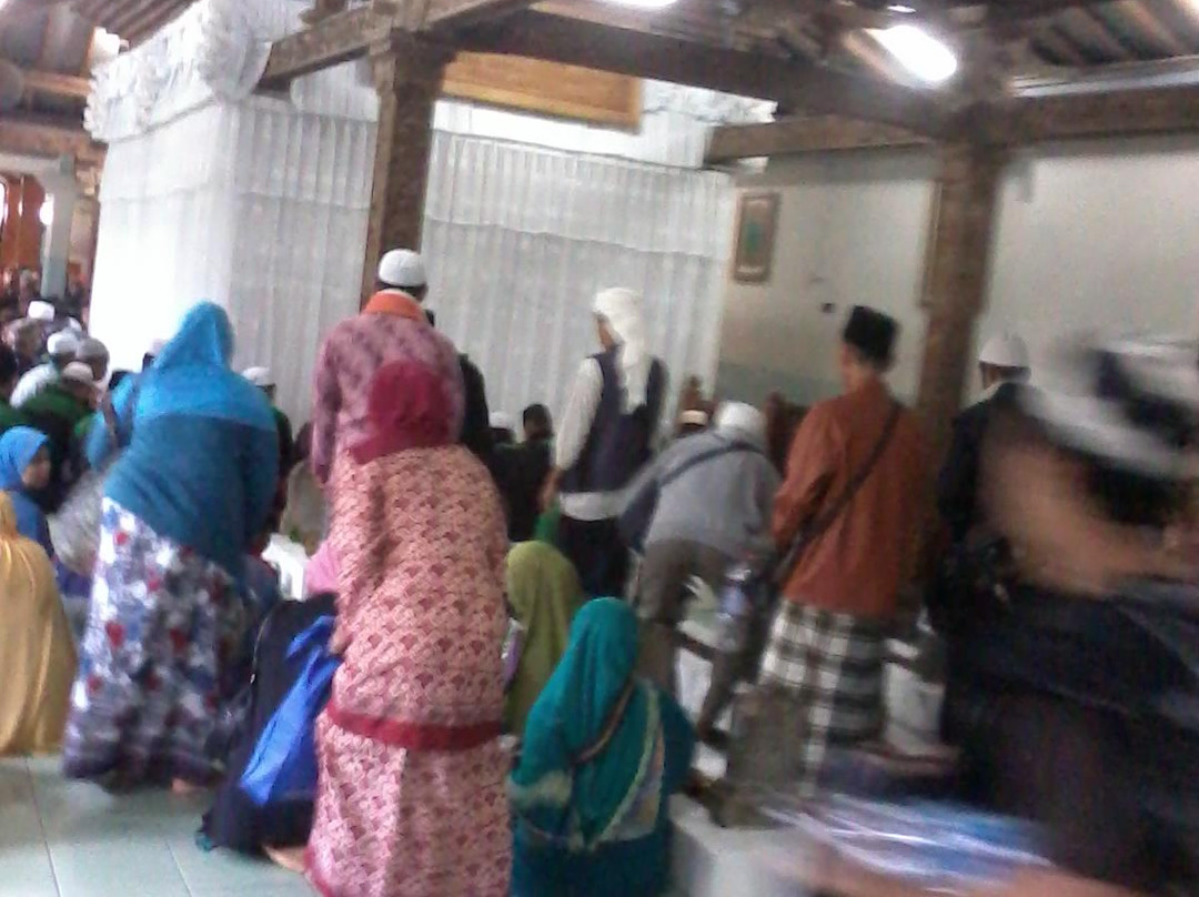 Tomb of Sunan Muria景点图片