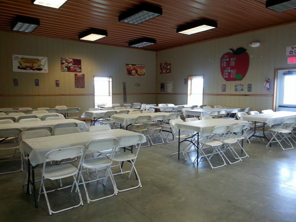 Burch Farms Country Market-North East必去景点