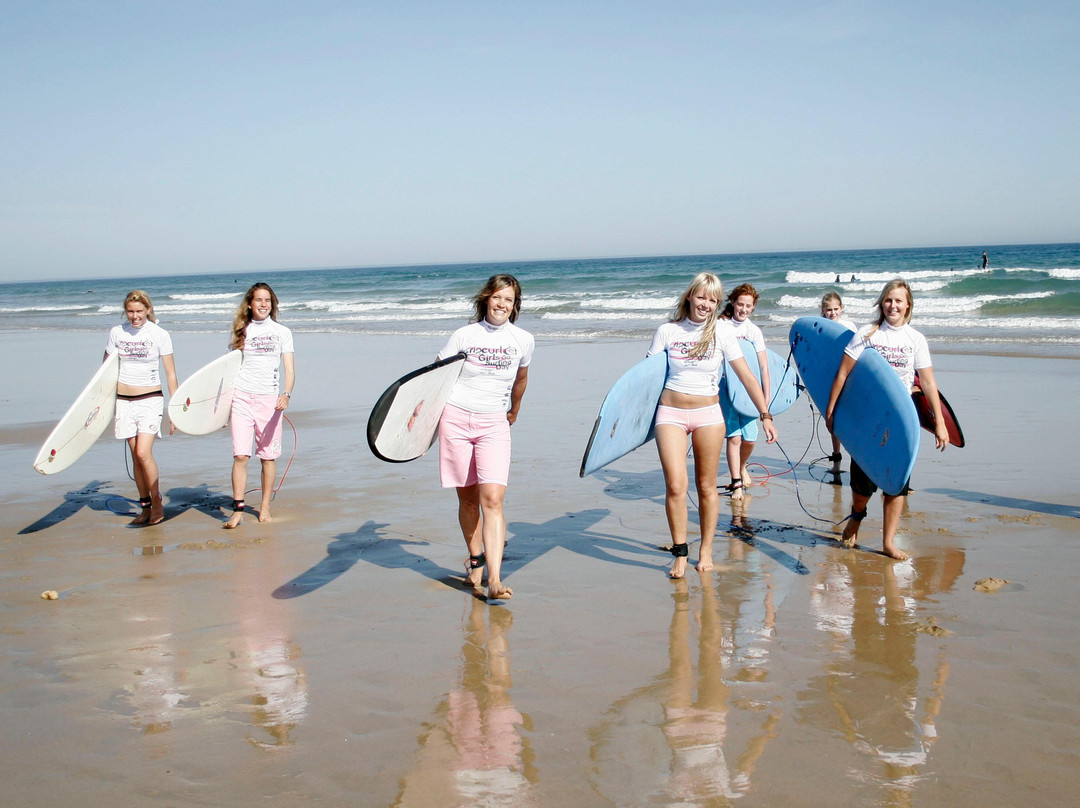 Big Wave Surfing School景点图片