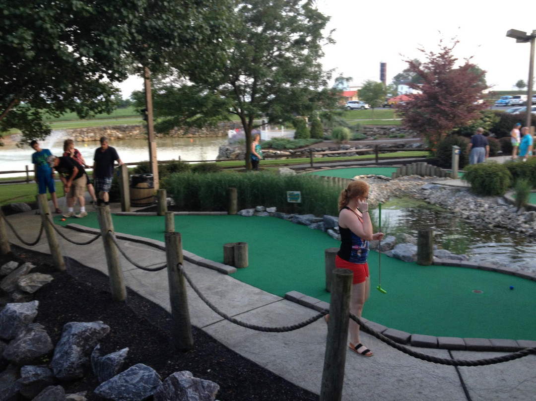 Water's Edge Mini-golf景点图片