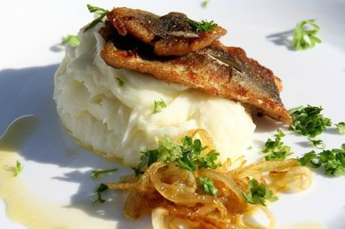 Degerfors餐馆和美食-Restaurang Torgkallaren