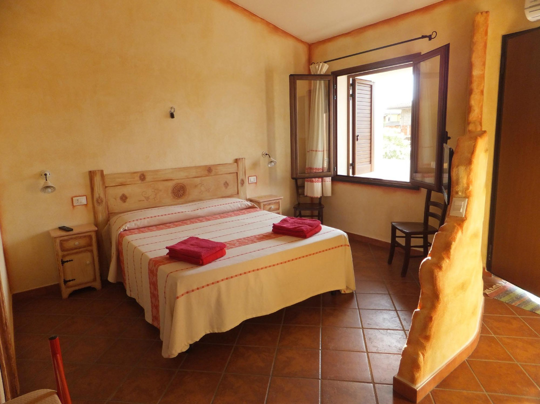 Lula酒店住宿-Bed and Breakfast Grazia Deledda