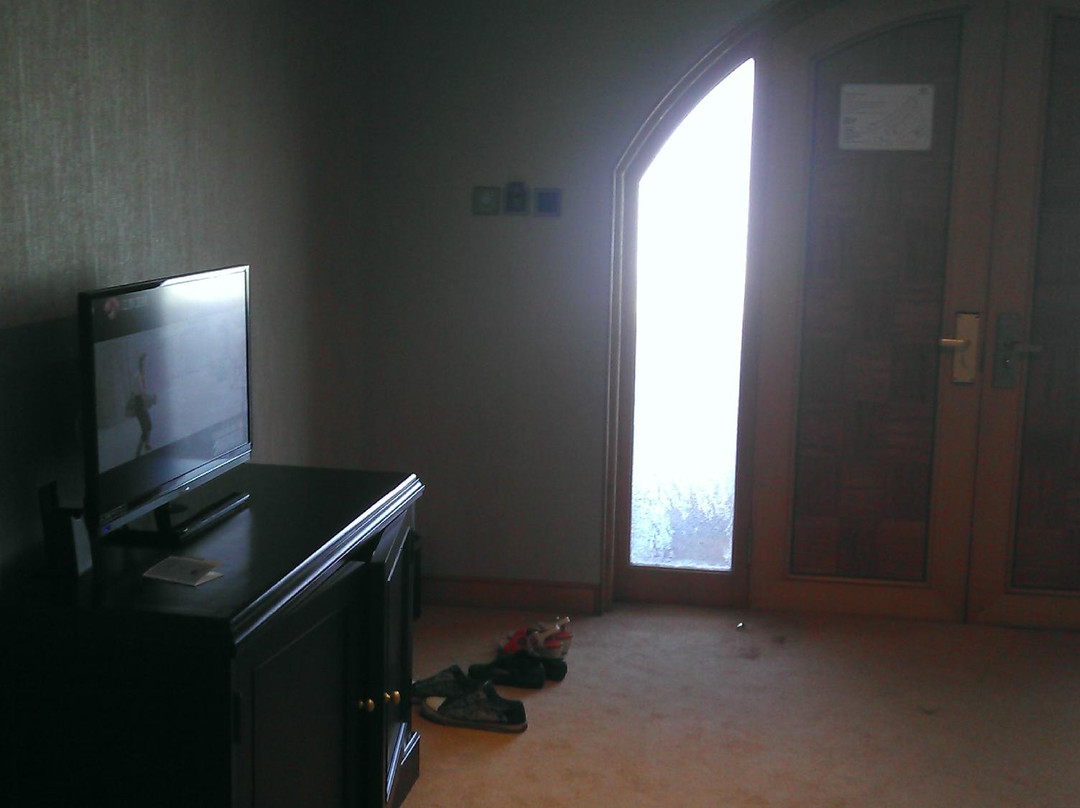 新凯莱花园大酒店主图