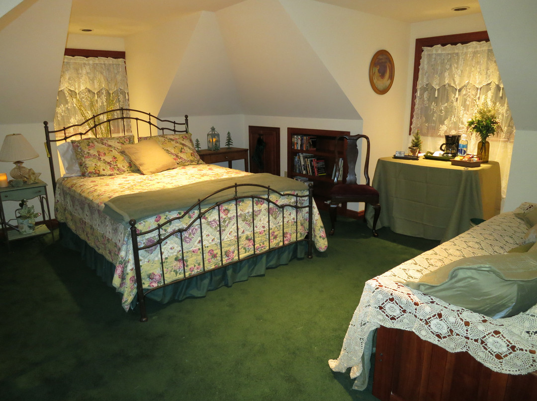 Cottage Lake Gardens Bed and Breakfast主图